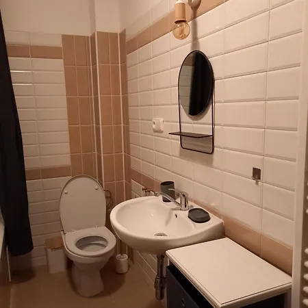 Zastavka V Lazenskem Trojuhelniku 2 *