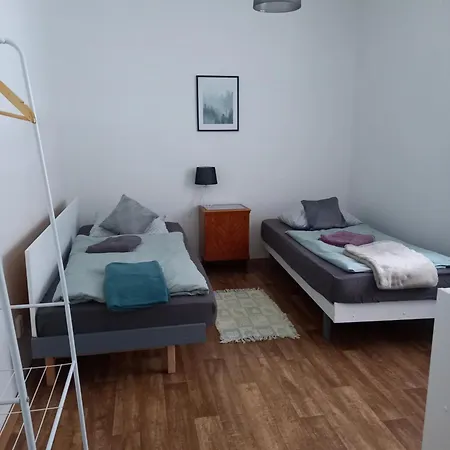 Zastavka V Lazenskem Trojuhelniku 2 * Smrcina
